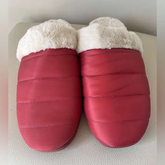 Vionic Josephine Faux Fur Quilted Dusty Cedar Red Puffer Slippers Size 10 - Picture 3 of 11